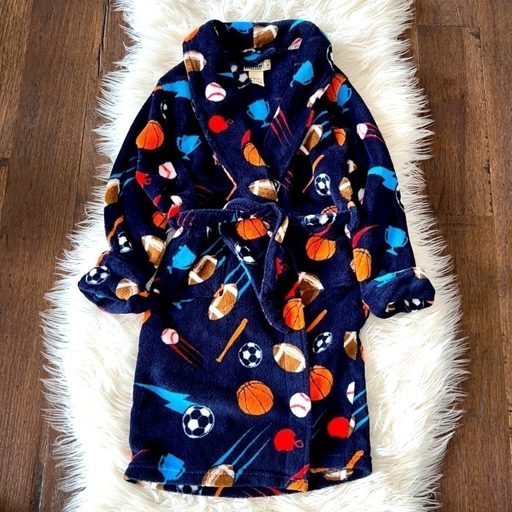 Super Soft Sports Robe - Picture 1 of 5